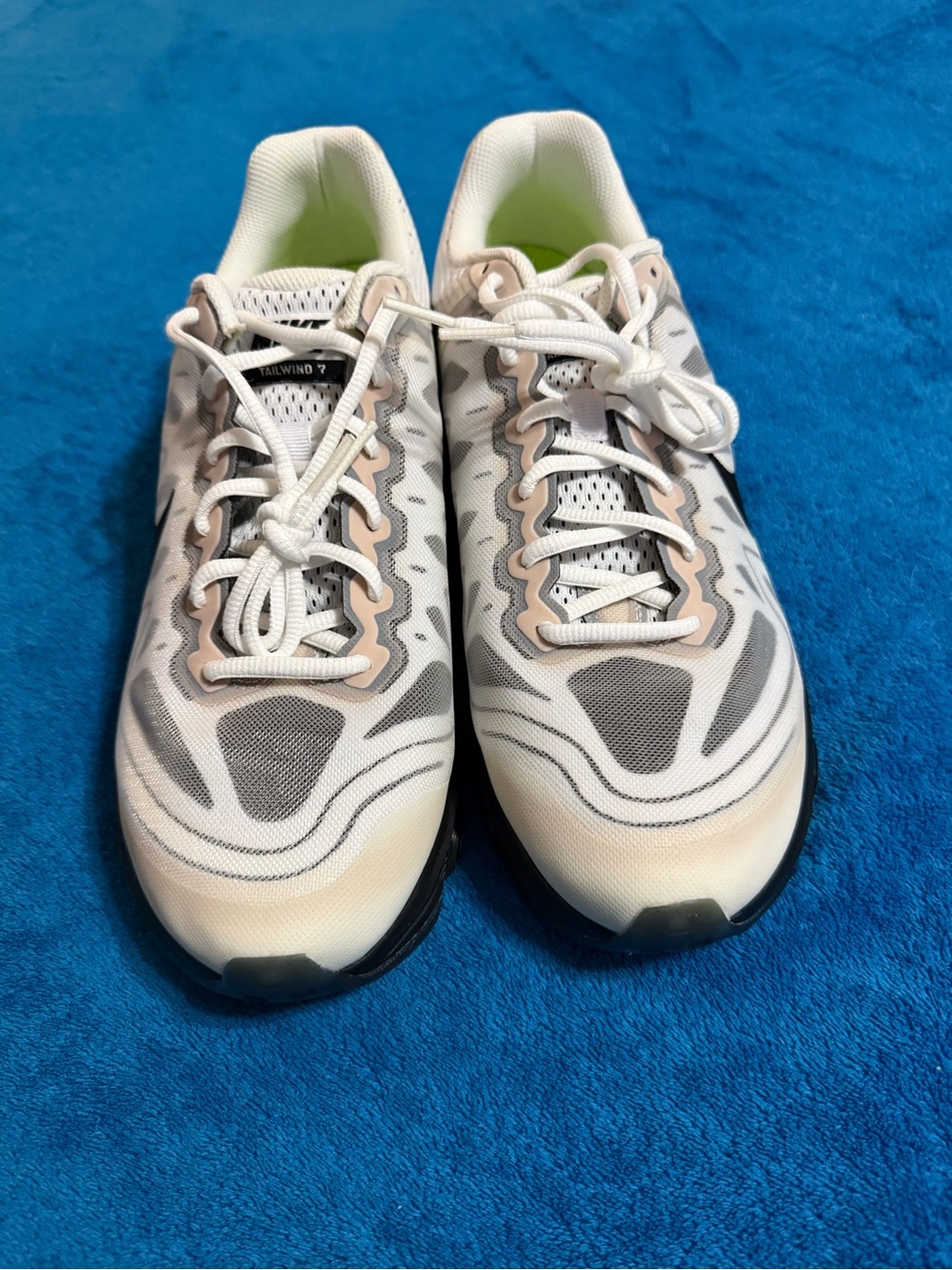 Nike Air Max Tailwind 7 running shoes in white and black Men’s size 11